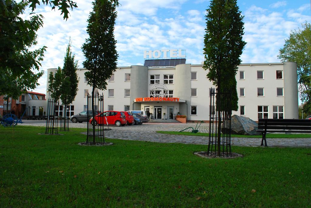 Hotel Kosmonauty Wroclaw-Airport 외부 사진